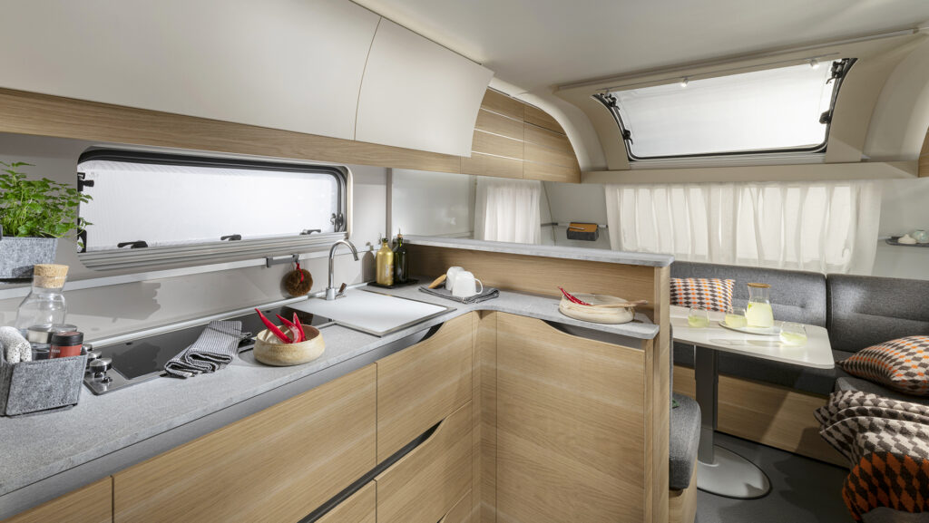 entdecken sie die neuesten trends im innendesign 2025! innovative ideen, moderne farben und stilvolle akzente für ein einzigartiges wohnambiente. lassen sie sich inspirieren und gestalten sie ihr zuhause ganz nach ihrem geschmack.