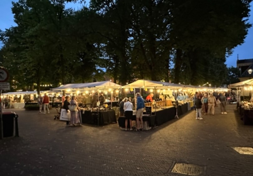 entdecken sie die wichtigsten kunstmarkttrends 2025: welche künstler, stile und investitionen werden die szene prägen? expertenanalysen, empfehlungen und einblicke in aktuelle entwicklungen für sammler und kunstliebhaber.