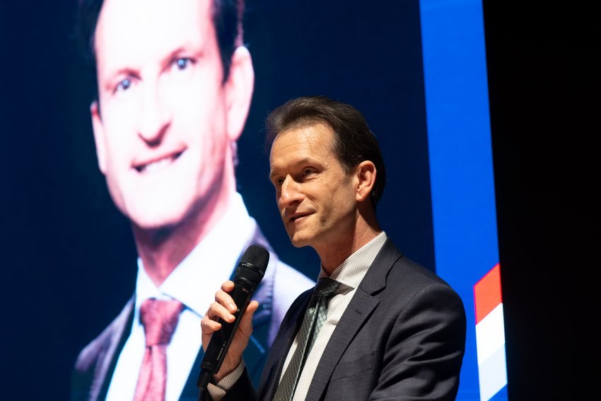 entdecken sie die inspirierende erfolgsgeschichte von daniel von luxburg – einblicke in seinen werdegang, herausforderungen und seine größten errungenschaften.
