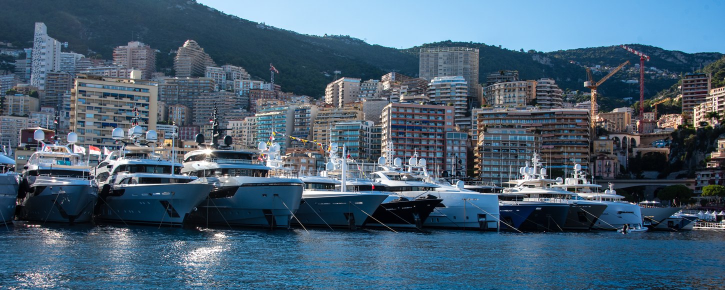 entdecken sie die luxuswelt der luxusyachten 2025: neueste innovationen, modernstes design und exklusive ausstattung erwarten sie. finden sie ihre perfekte yacht für unvergessliche momente auf dem wasser!